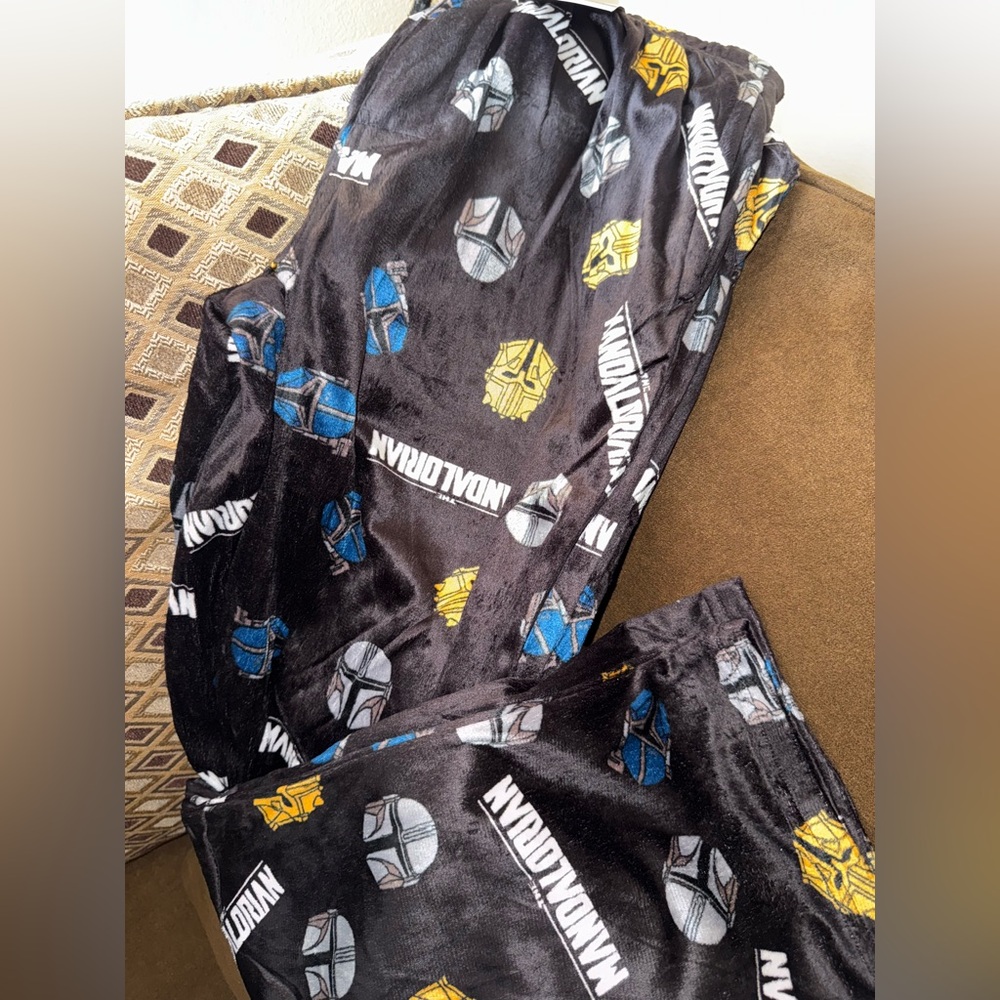 Star Wars Mandalorian Pajama Pants - Picture 2 of 4